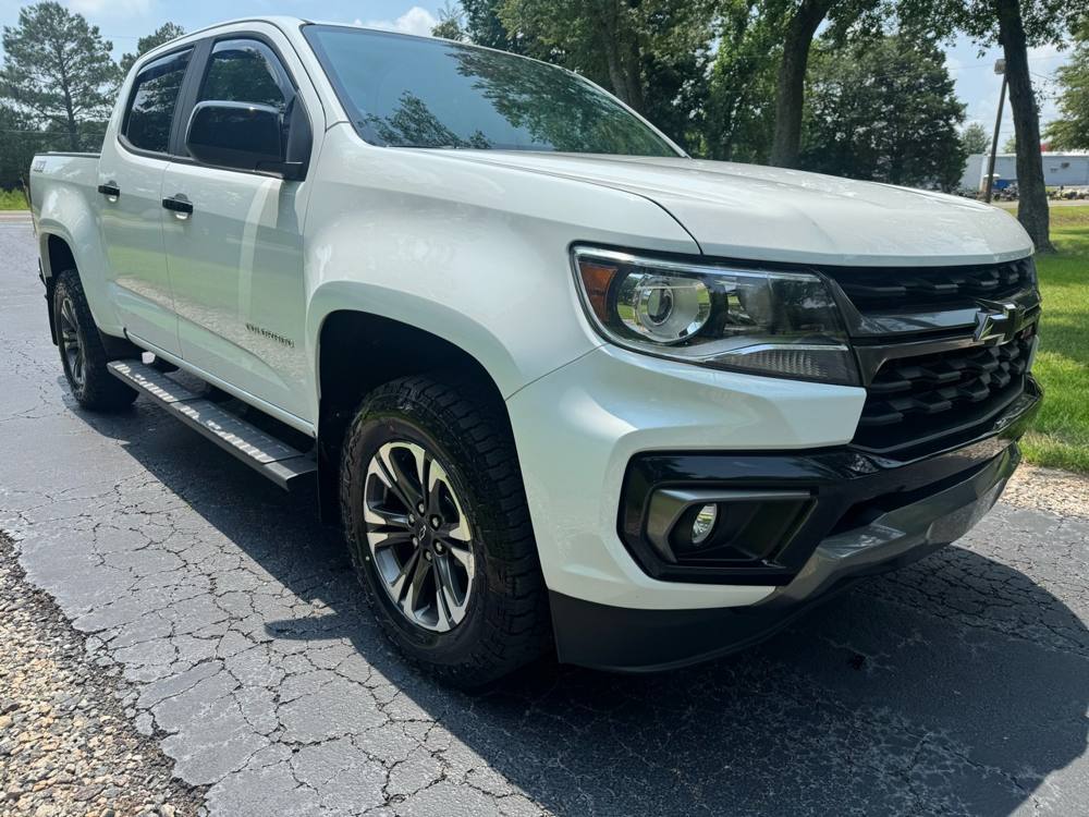 2021 Chevrolet Colorado — photo 10 of 38
