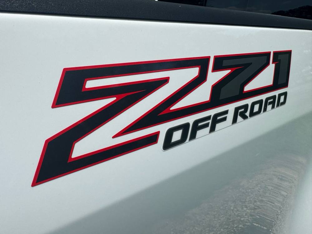 2021 Chevrolet Colorado — photo 14 of 38