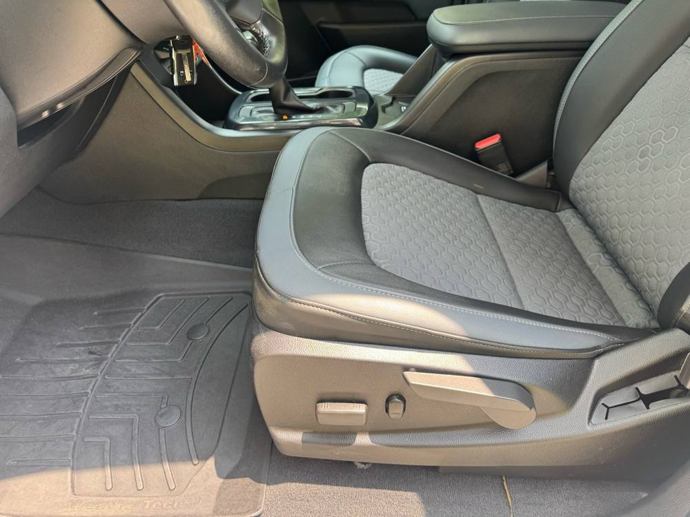 2021 Chevrolet Colorado — photo 18 of 38