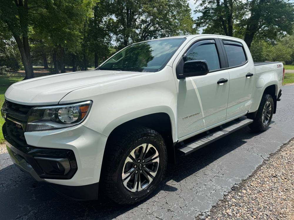 2021 Chevrolet Colorado — photo 2 of 38