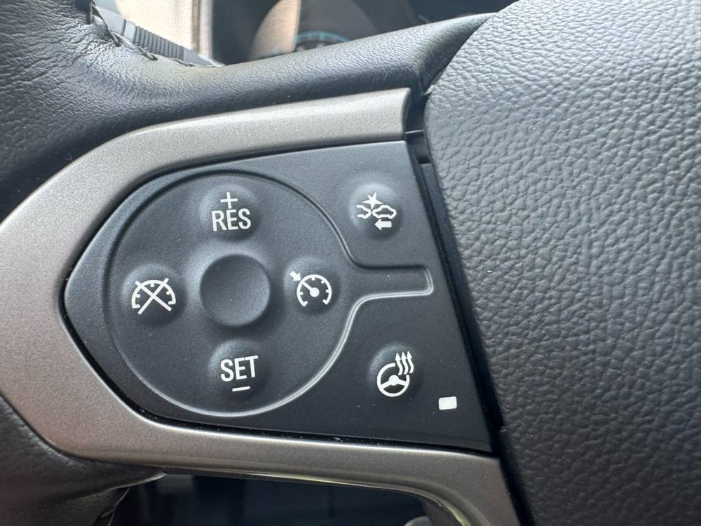2021 Chevrolet Colorado — photo 21 of 38