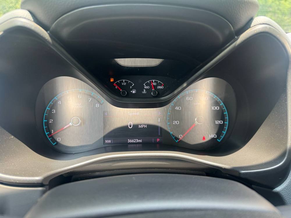 2021 Chevrolet Colorado — photo 23 of 38
