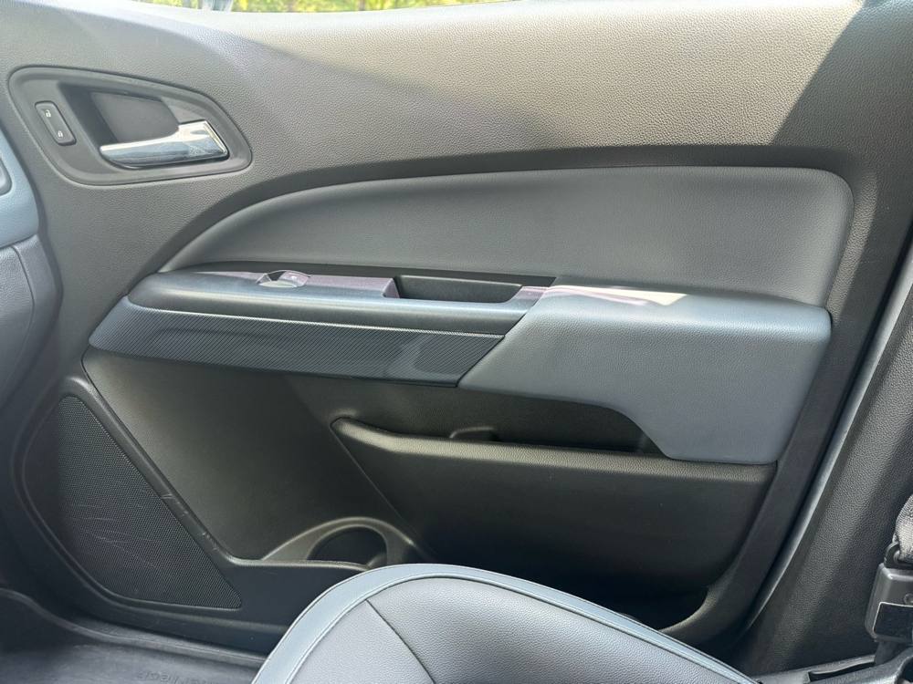 2021 Chevrolet Colorado — photo 27 of 38