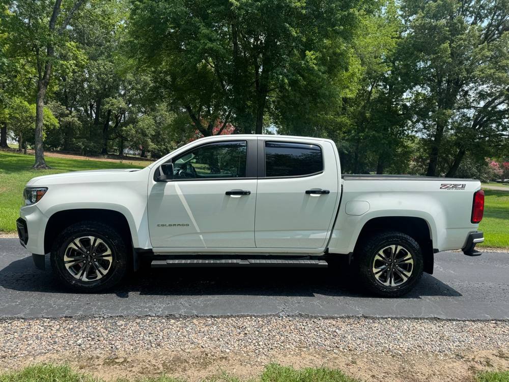 2021 Chevrolet Colorado — photo 3 of 38