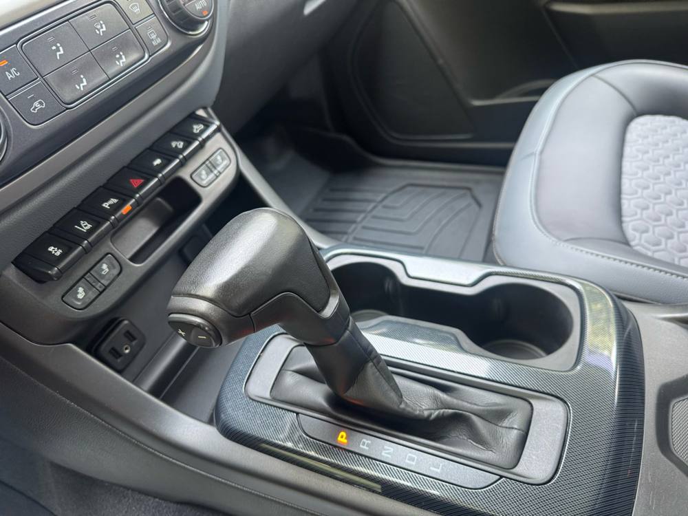 2021 Chevrolet Colorado — photo 33 of 38