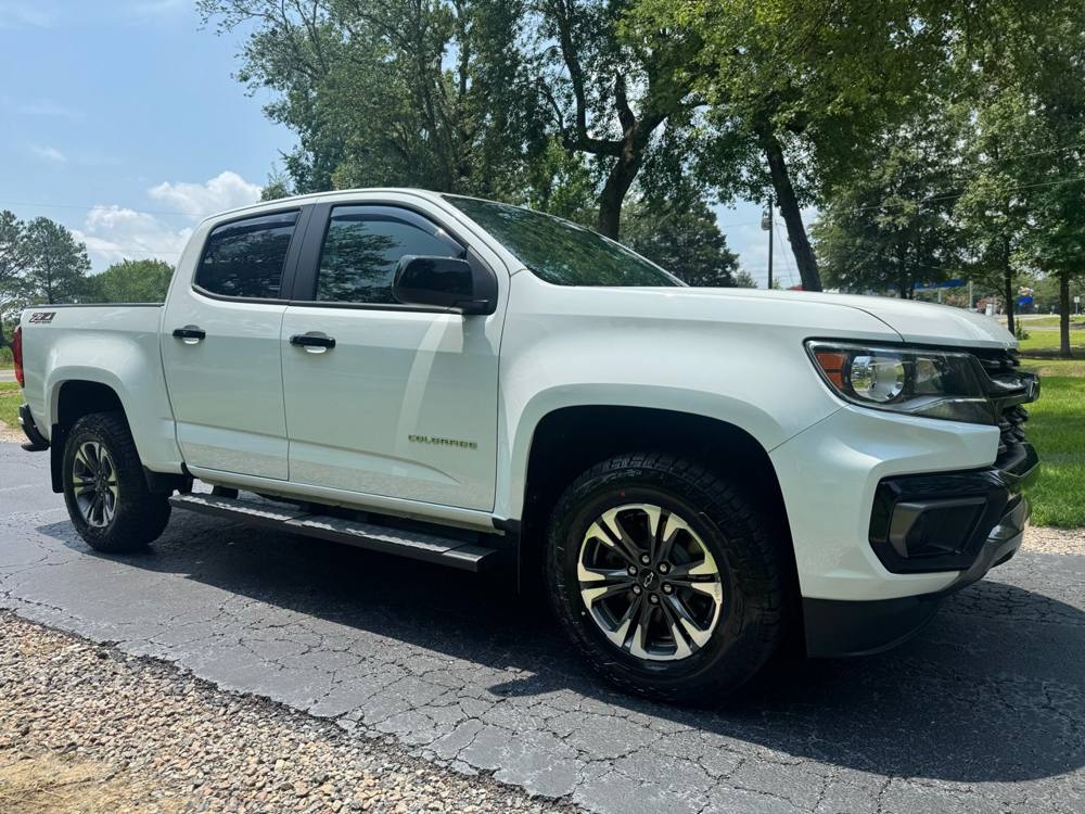 2021 Chevrolet Colorado — photo 9 of 38