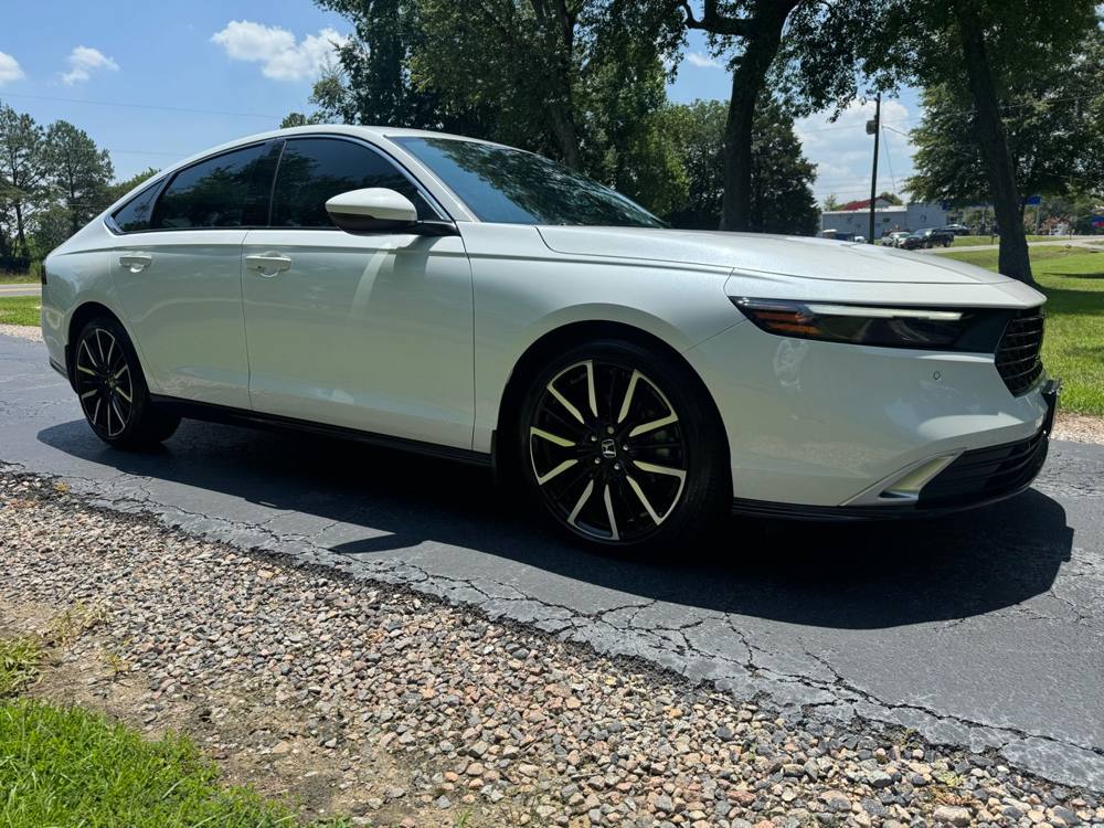 2023 Honda Accord Hybrid — photo 10 of 41