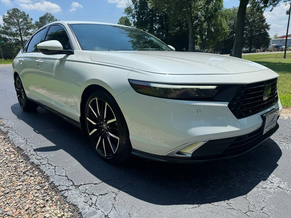 2023 Honda Accord Hybrid — photo 11 of 41