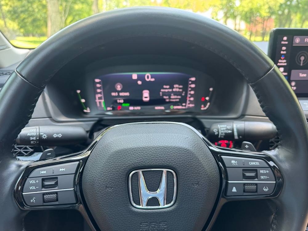 2023 Honda Accord Hybrid — photo 23 of 41