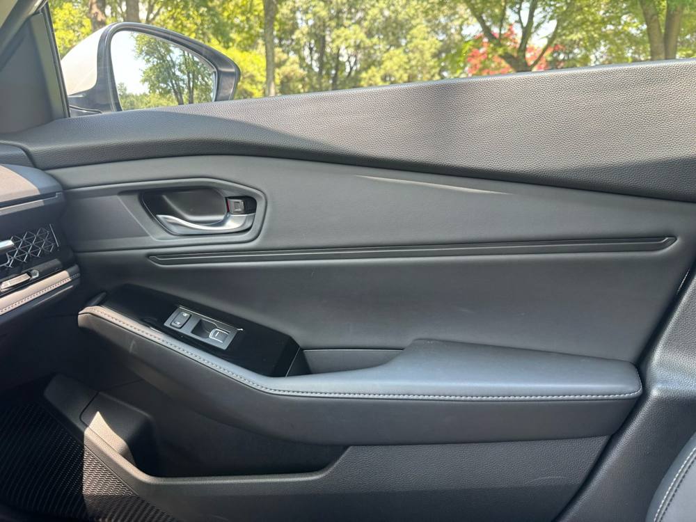 2023 Honda Accord Hybrid — photo 30 of 41