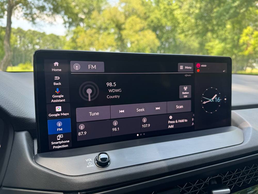 2023 Honda Accord Hybrid — photo 31 of 41