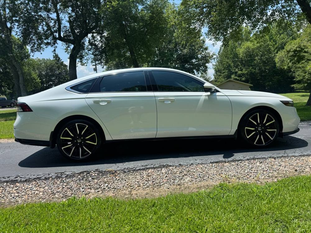 2023 Honda Accord Hybrid — photo 9 of 41