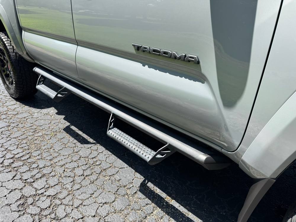 2020 Toyota Tacoma 4WD — photo 13 of 44