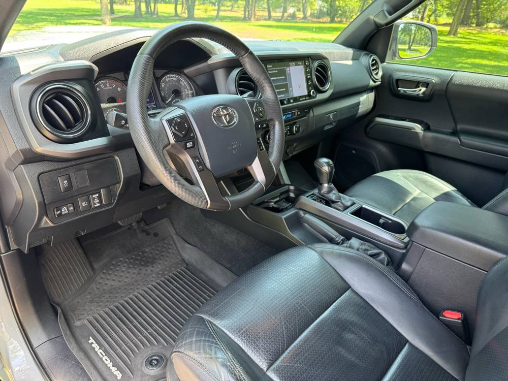 2020 Toyota Tacoma 4WD — photo 16 of 44