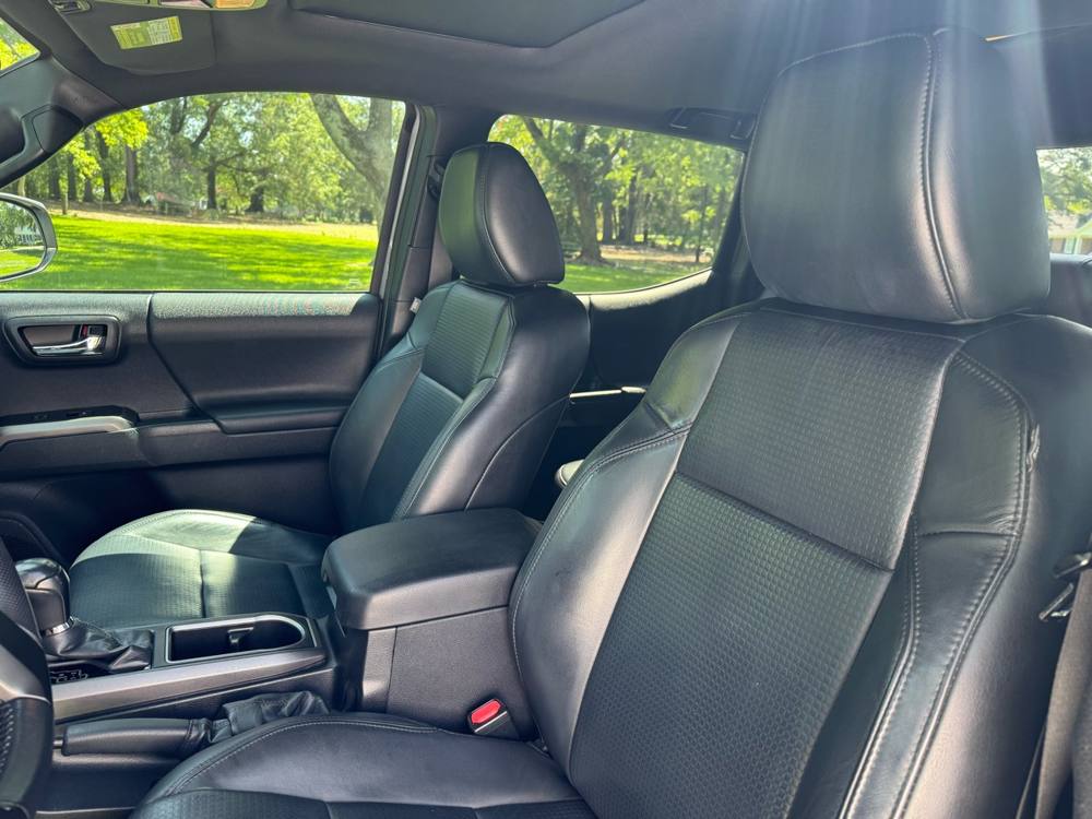 2020 Toyota Tacoma 4WD — photo 17 of 44
