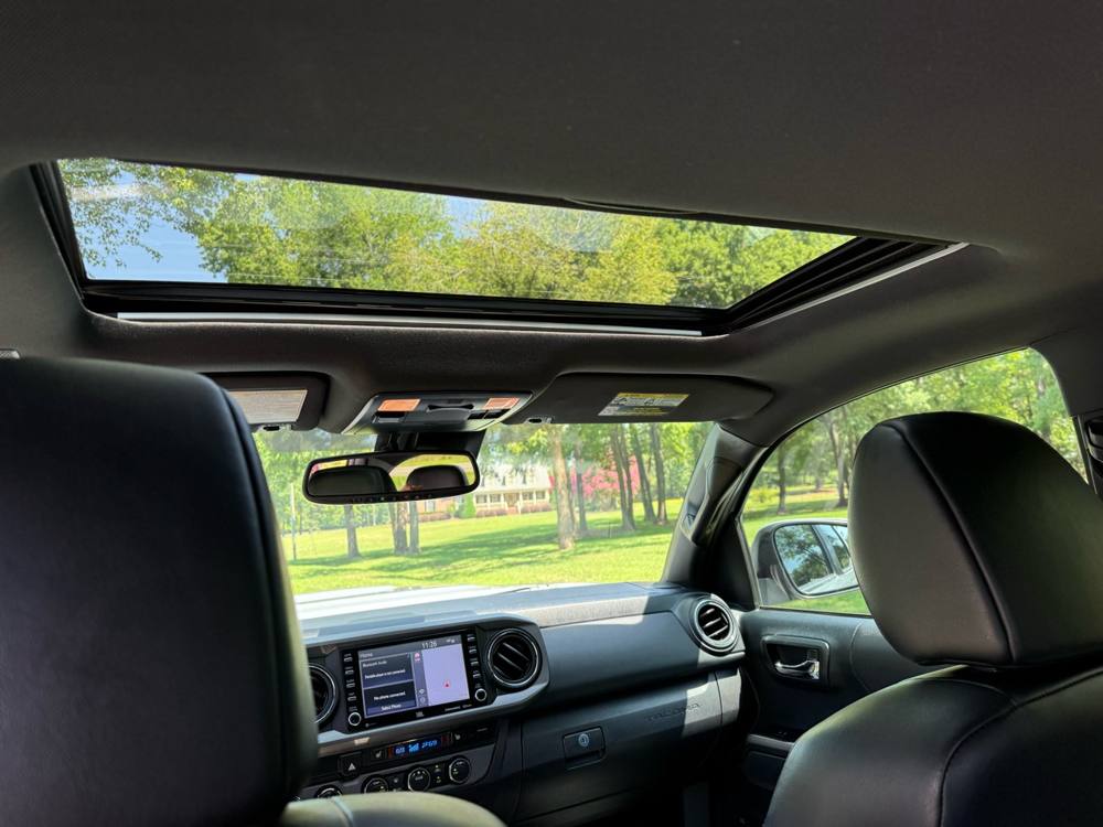2020 Toyota Tacoma 4WD — photo 22 of 44