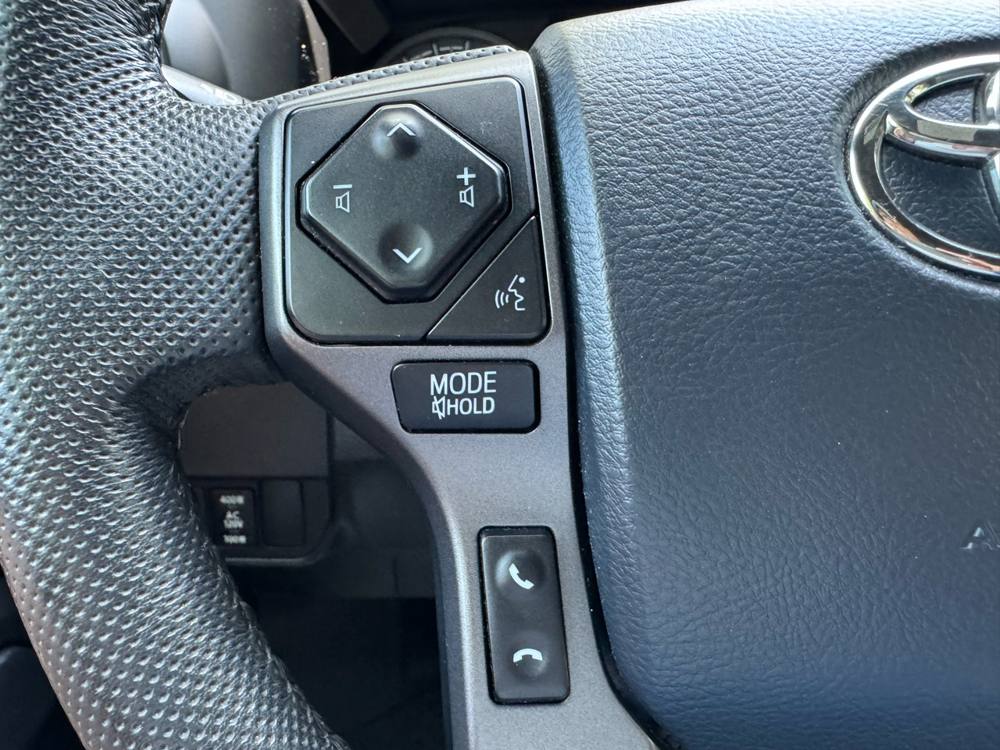 2020 Toyota Tacoma 4WD — photo 24 of 44