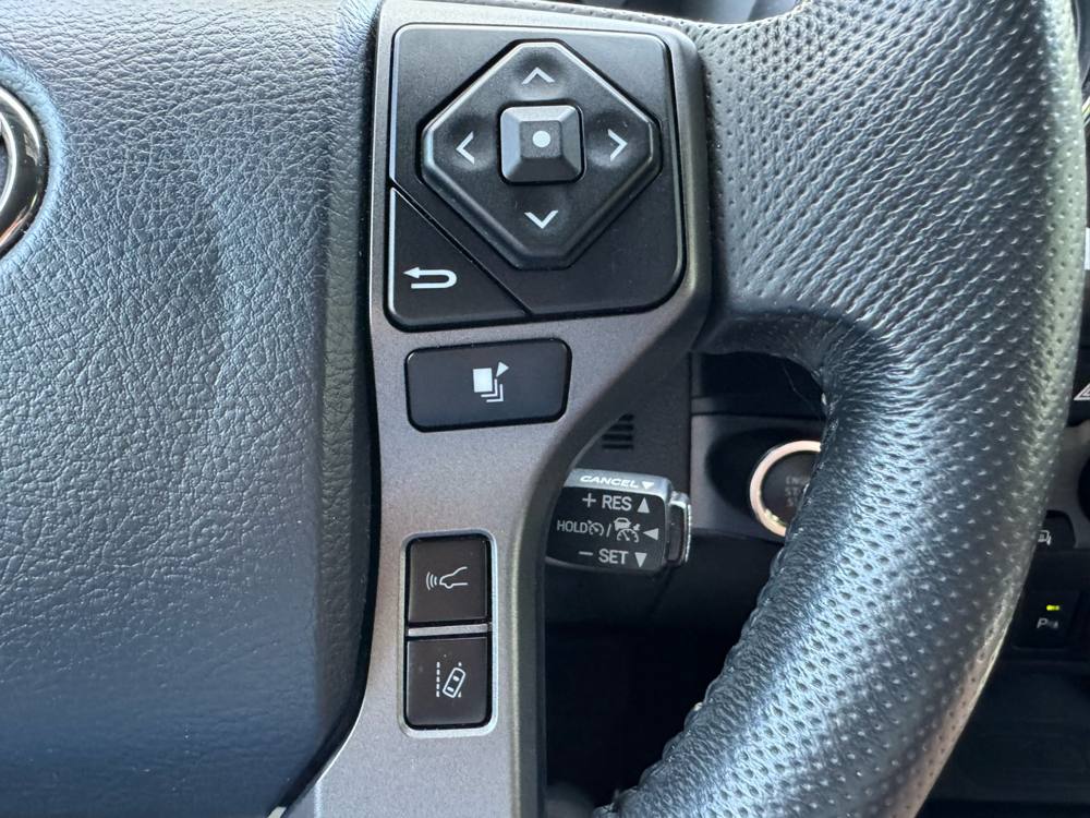 2020 Toyota Tacoma 4WD — photo 25 of 44