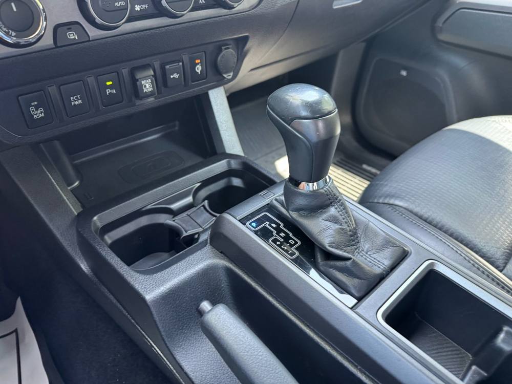 2020 Toyota Tacoma 4WD — photo 36 of 44