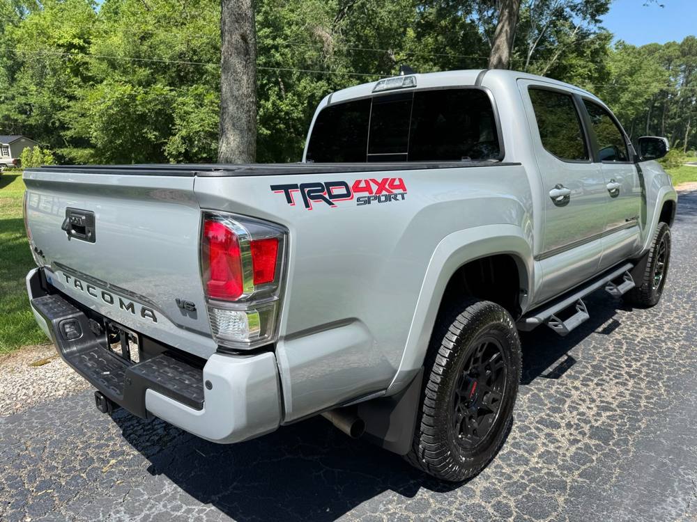 2020 Toyota Tacoma 4WD — photo 7 of 44
