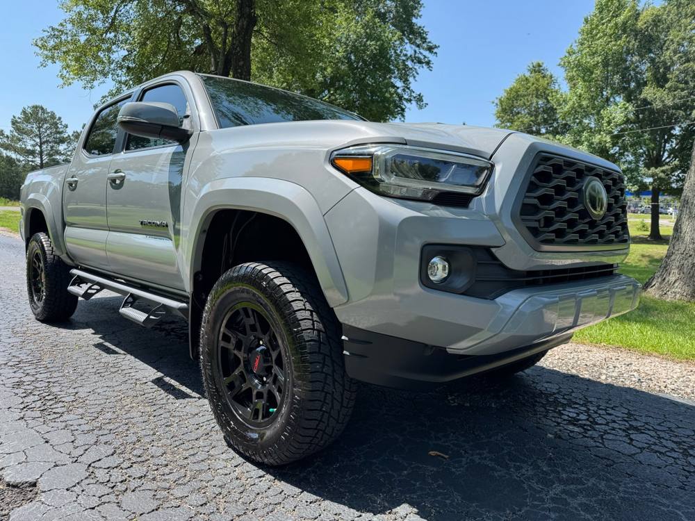 2020 Toyota Tacoma 4WD — photo 9 of 44
