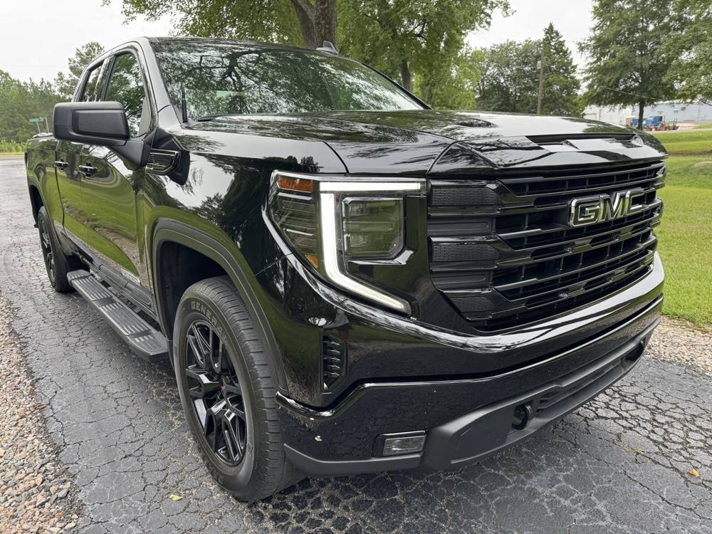 2024 GMC Sierra 1500 — photo 10 of 40