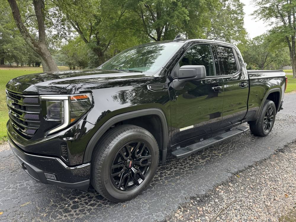 2024 GMC Sierra 1500 — photo 2 of 40