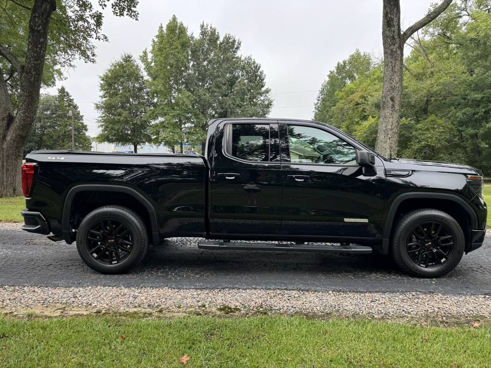 2024 GMC Sierra 1500 — photo 8 of 40