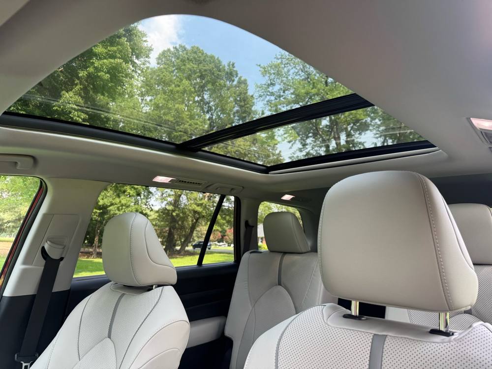 2024 Toyota Grand Highlander — photo 23 of 45