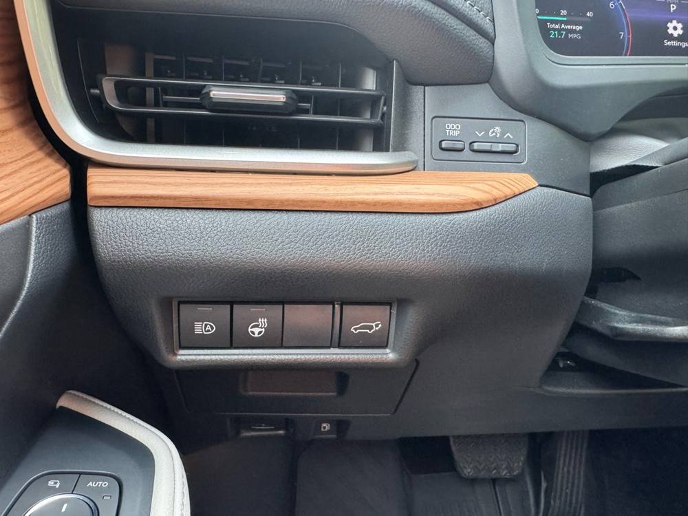 2024 Toyota Grand Highlander — photo 31 of 45
