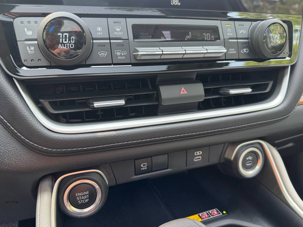 2024 Toyota Grand Highlander — photo 37 of 45