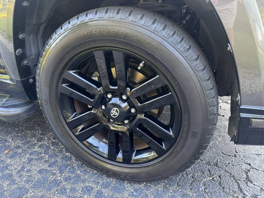 2021 Toyota 4Runner — photo 10 of 44