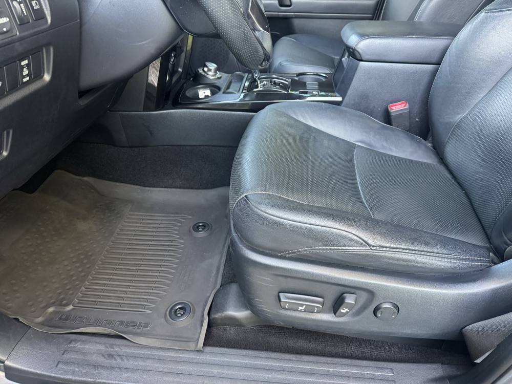 2021 Toyota 4Runner — photo 17 of 44