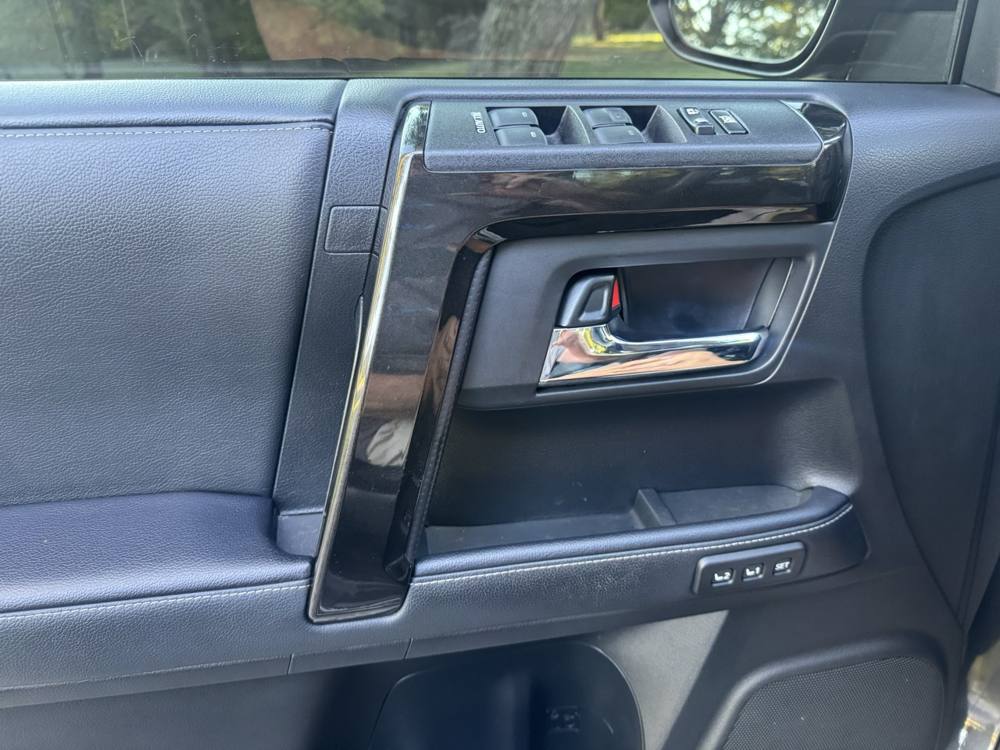 2021 Toyota 4Runner — photo 32 of 44