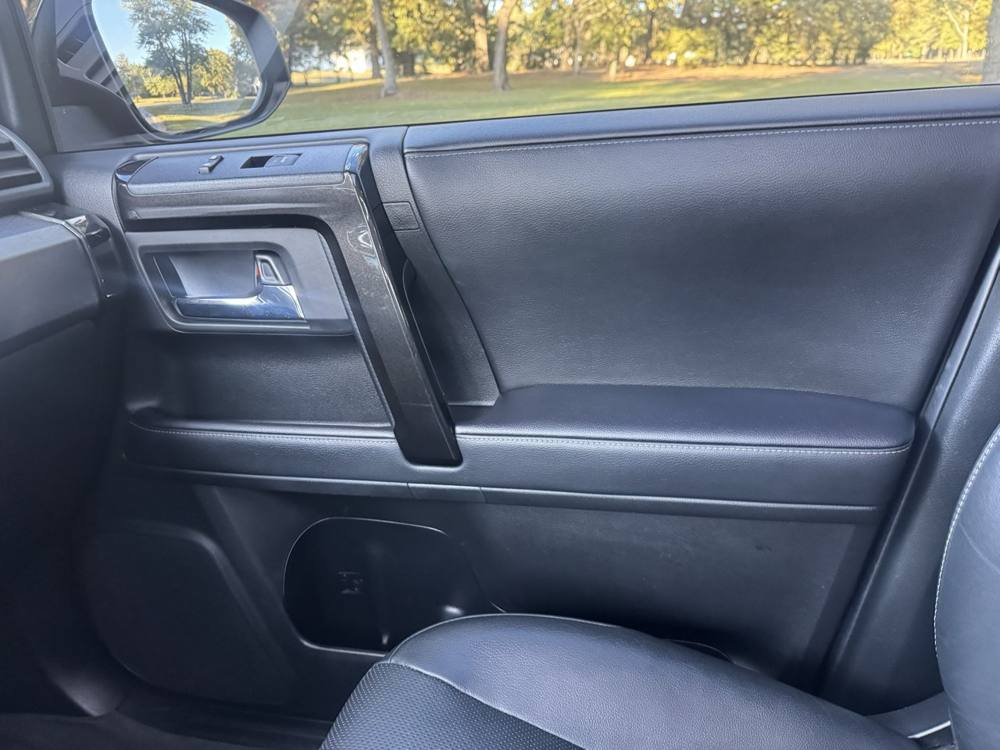 2021 Toyota 4Runner — photo 33 of 44