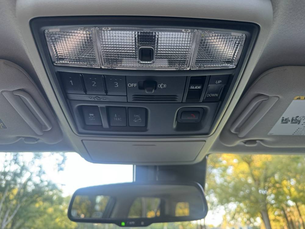 2021 Toyota 4Runner — photo 40 of 44
