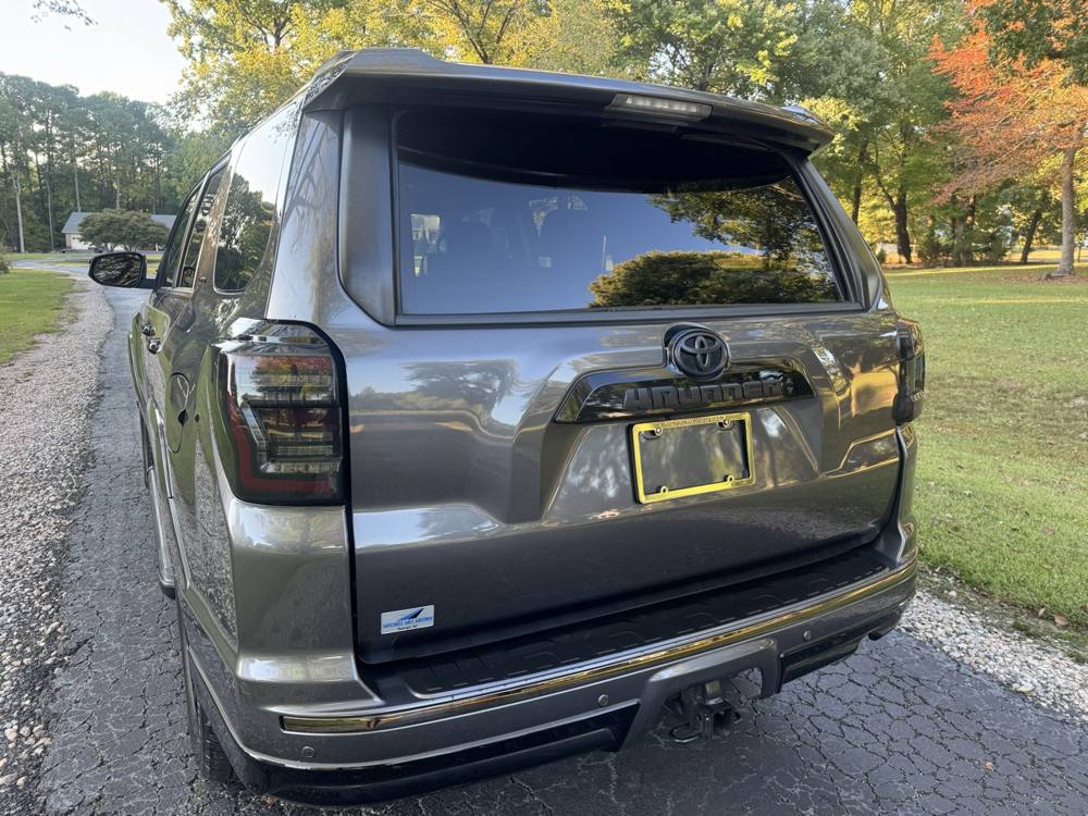 2021 Toyota 4Runner — photo 5 of 44