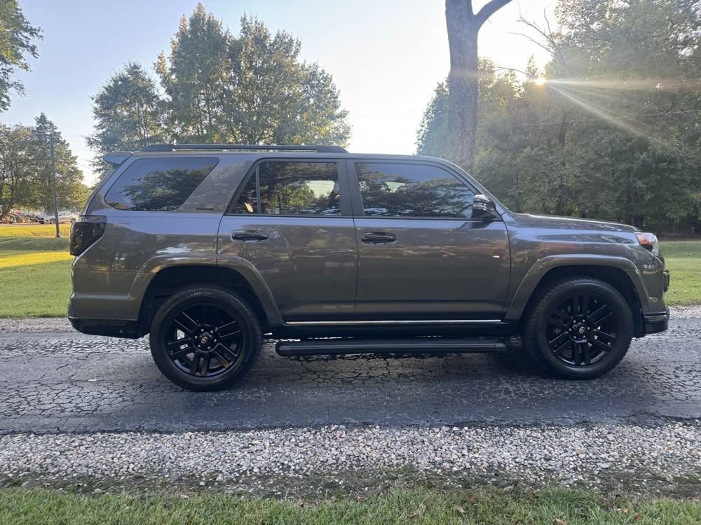 2021 Toyota 4Runner — photo 7 of 44