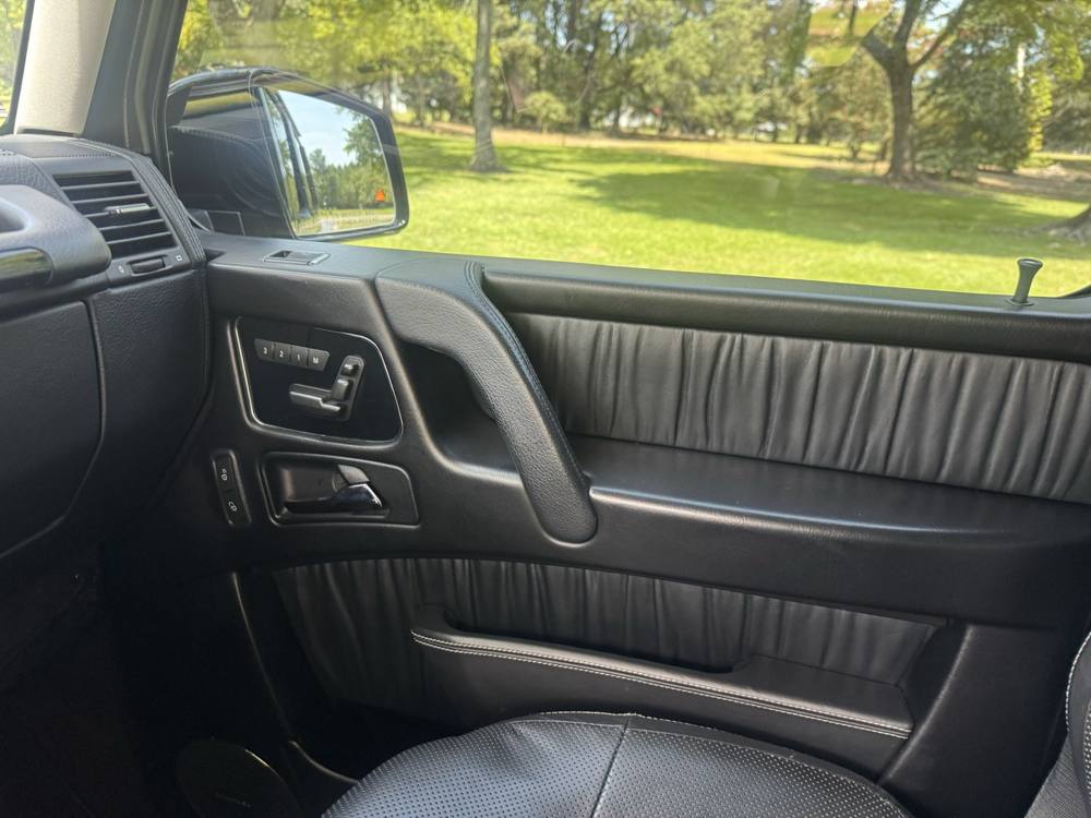 2015 Mercedes-Benz G-Class — photo 30 of 43