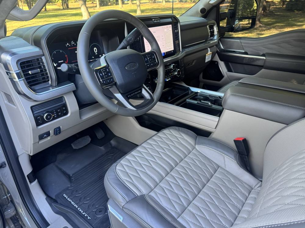 2026 Ford Super Duty F-350 SRW — photo 18 of 48