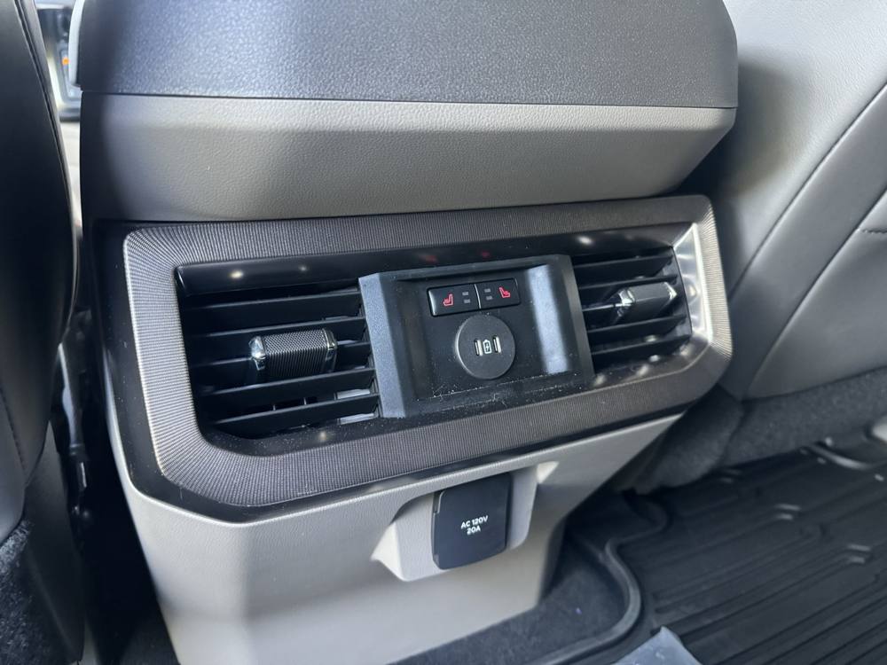 2026 Ford Super Duty F-350 SRW — photo 23 of 48