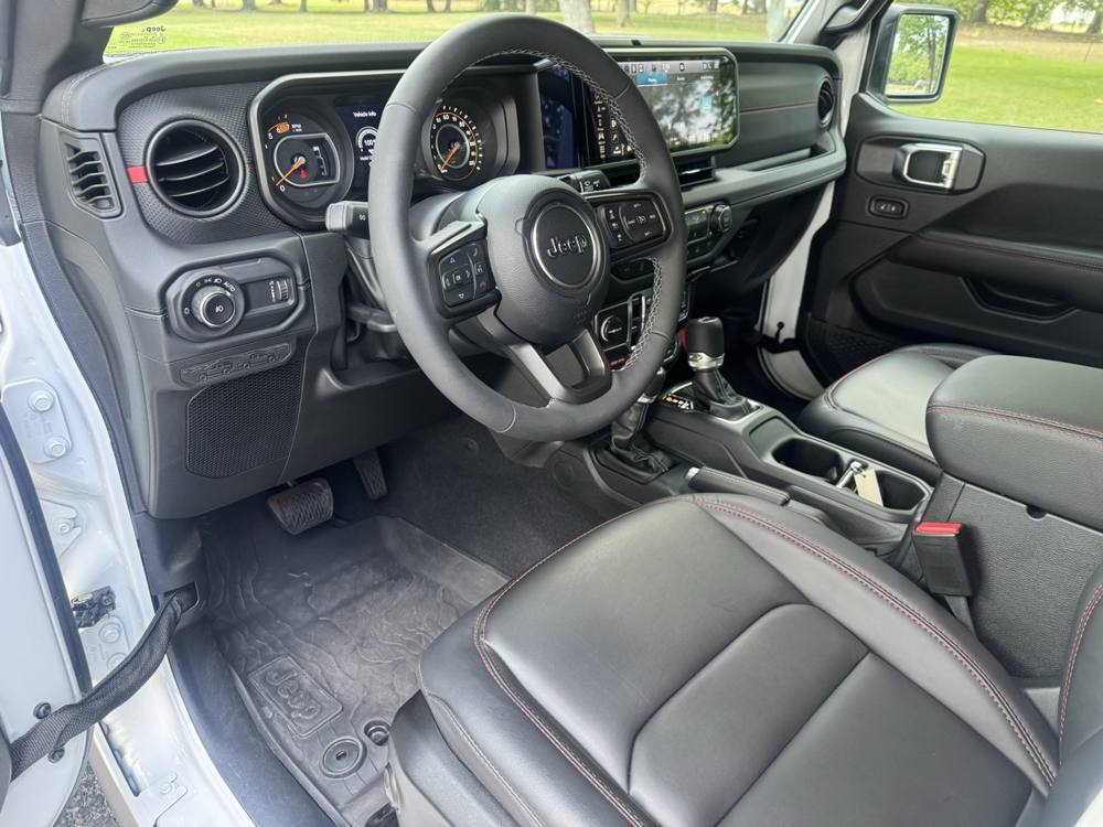 2026 Jeep Wrangler — photo 14 of 47