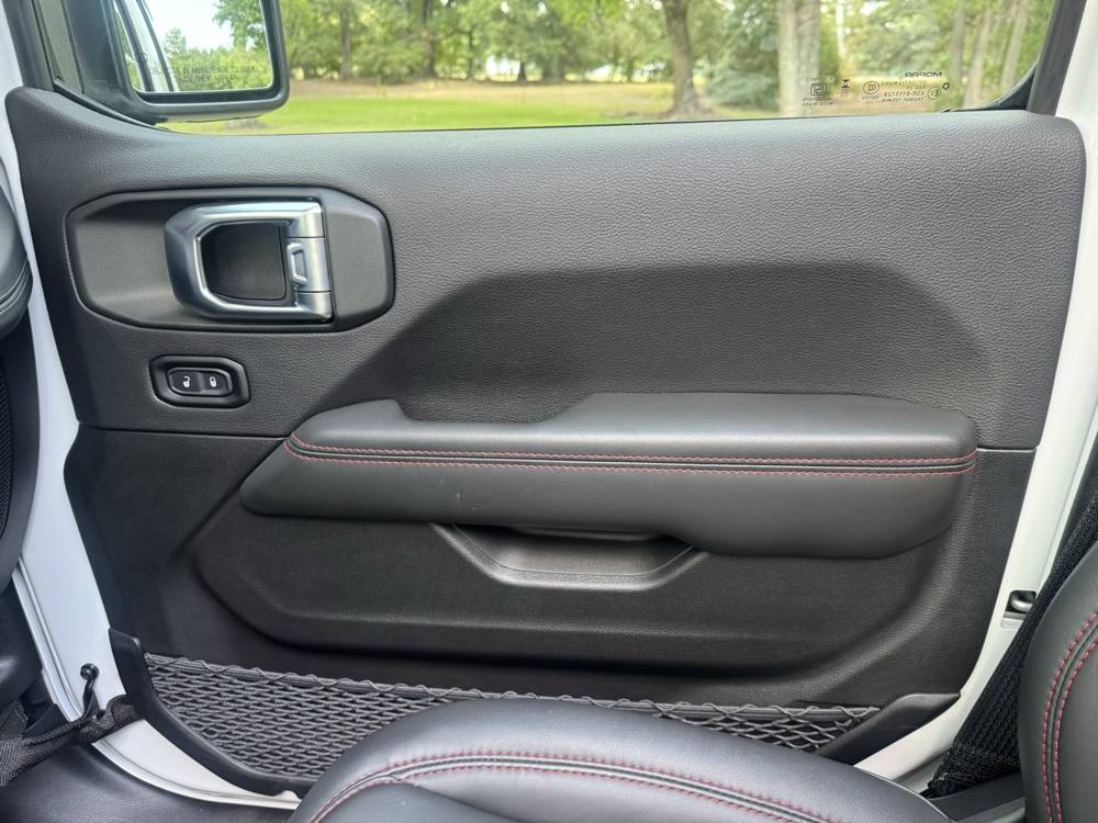 2026 Jeep Wrangler — photo 34 of 47