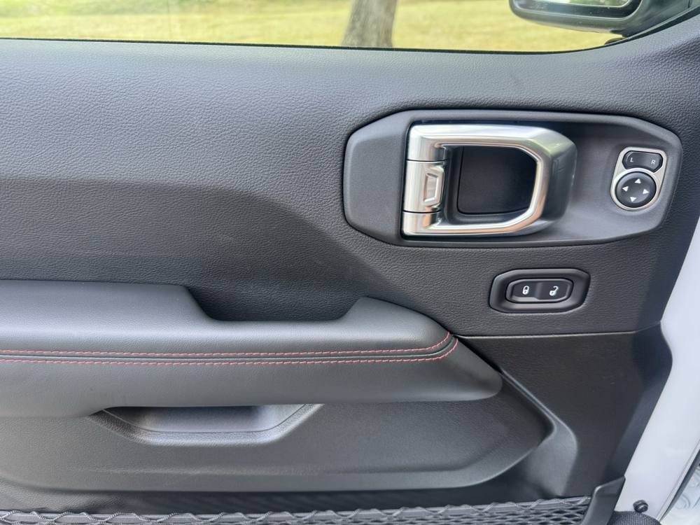 2026 Jeep Wrangler — photo 35 of 47