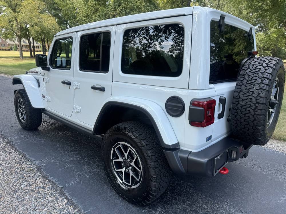 2026 Jeep Wrangler — photo 4 of 47