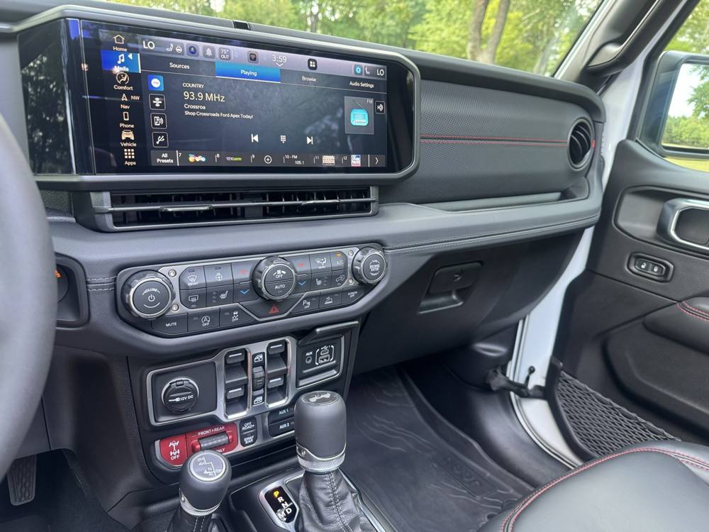 2026 Jeep Wrangler — photo 41 of 47