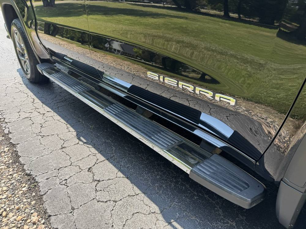 2022 GMC Sierra 1500 — photo 12 of 41