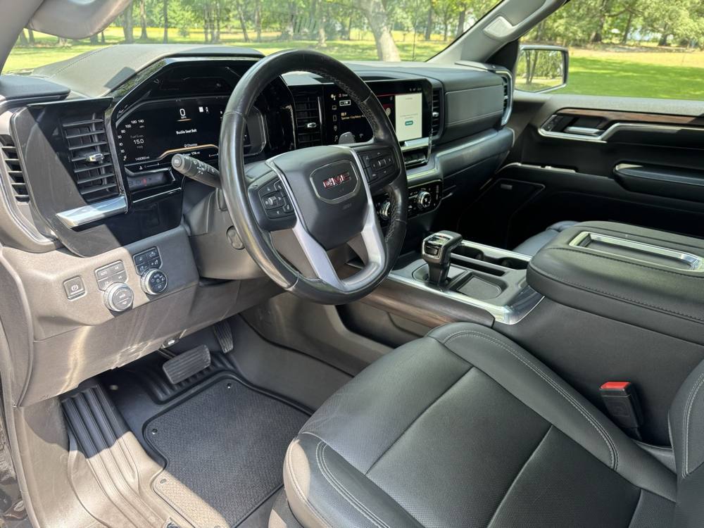 2022 GMC Sierra 1500 — photo 16 of 41