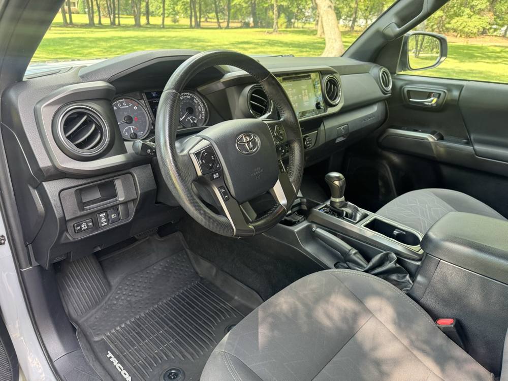 2019 Toyota Tacoma 4WD — photo 16 of 42