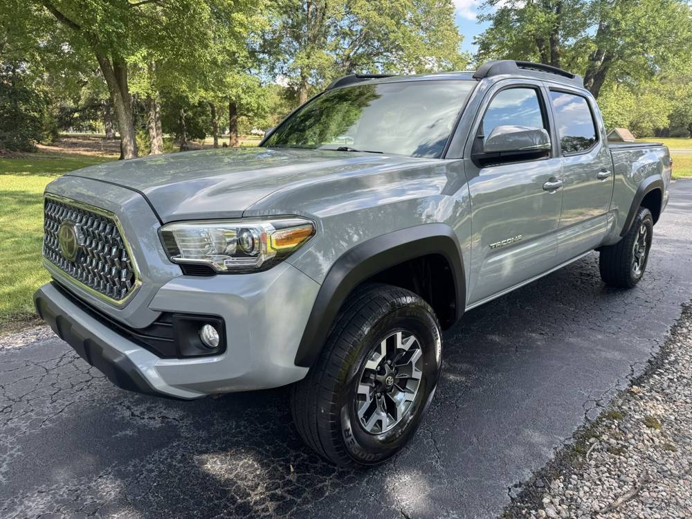 2019 Toyota Tacoma 4WD — photo 2 of 42